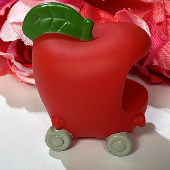 The Busy World of Richard Scarry Lowly Worm Apple Car 1994 Vintage McDonalds - Picture 2 of 12